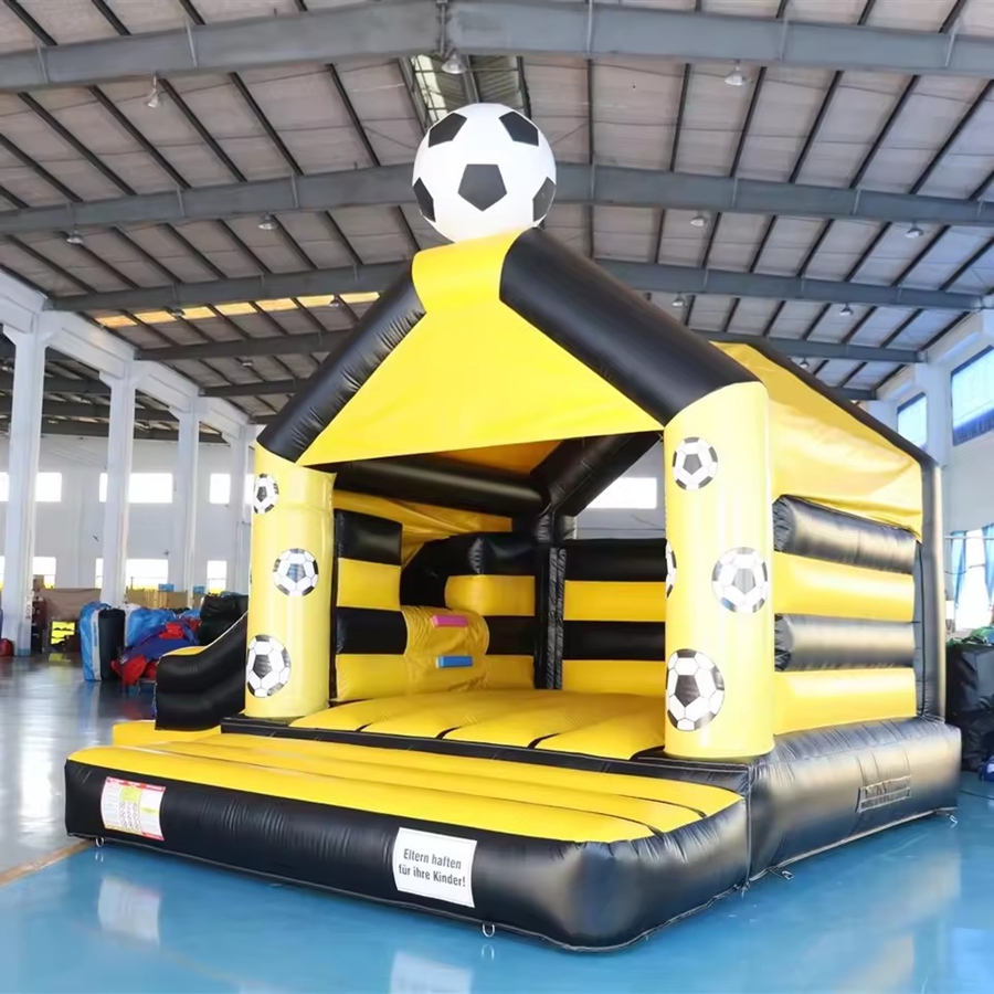 Castello Gonfiabile a Tema Cal - Kids Outdoor Jump House recensione e prezzo