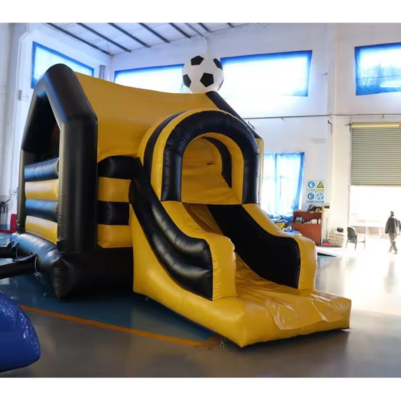 Castello Gonfiabile a Tema Cal - Kids Outdoor Jump House recensione e prezzo