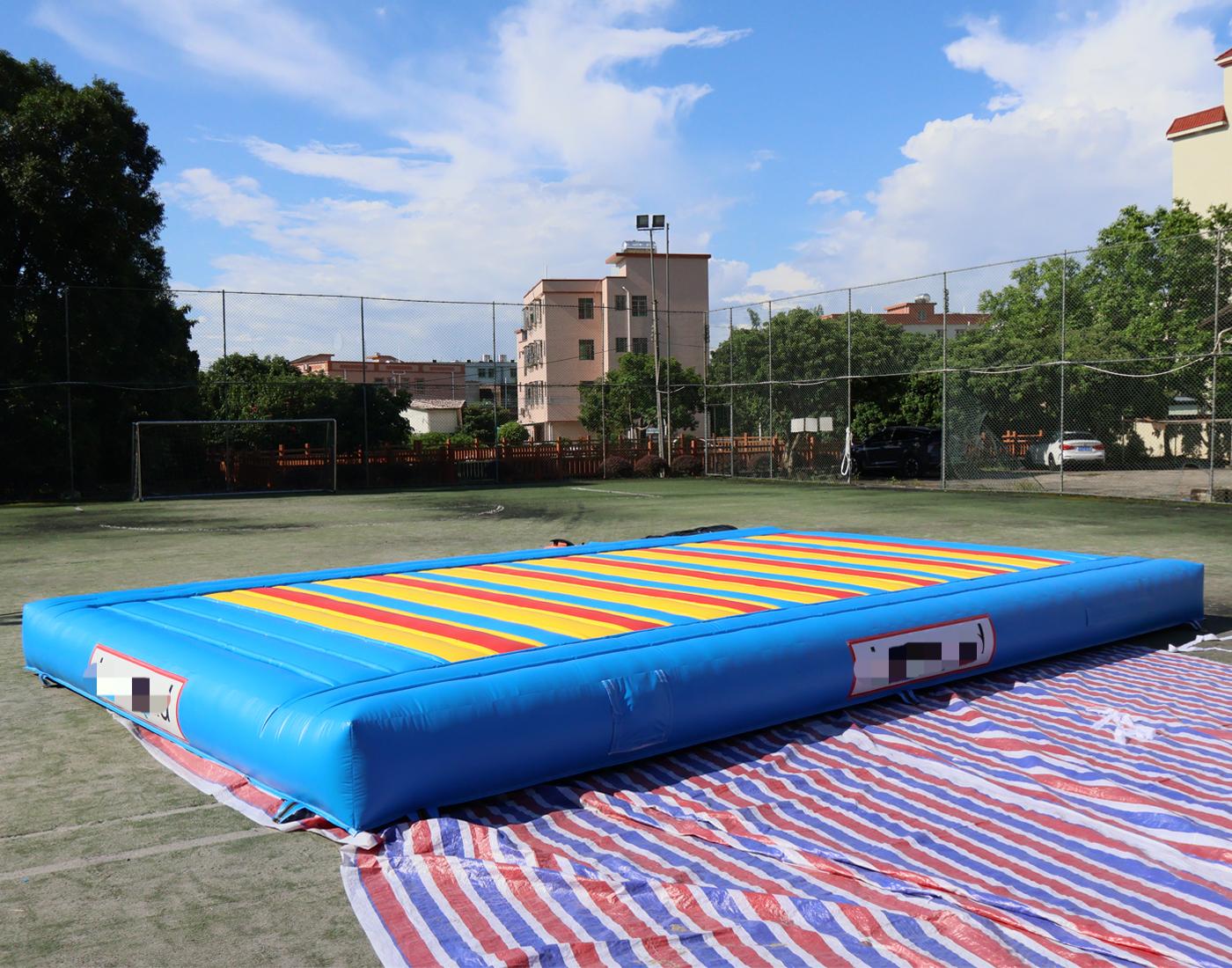 Tappetino rimbalzante gonfiabi - Kids Outdoor Jump House recensione e prezzo