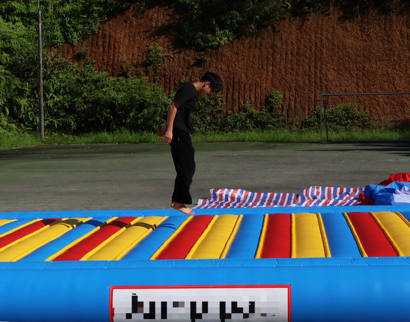 Tappetino rimbalzante gonfiabi - Kids Outdoor Jump House recensione e prezzo